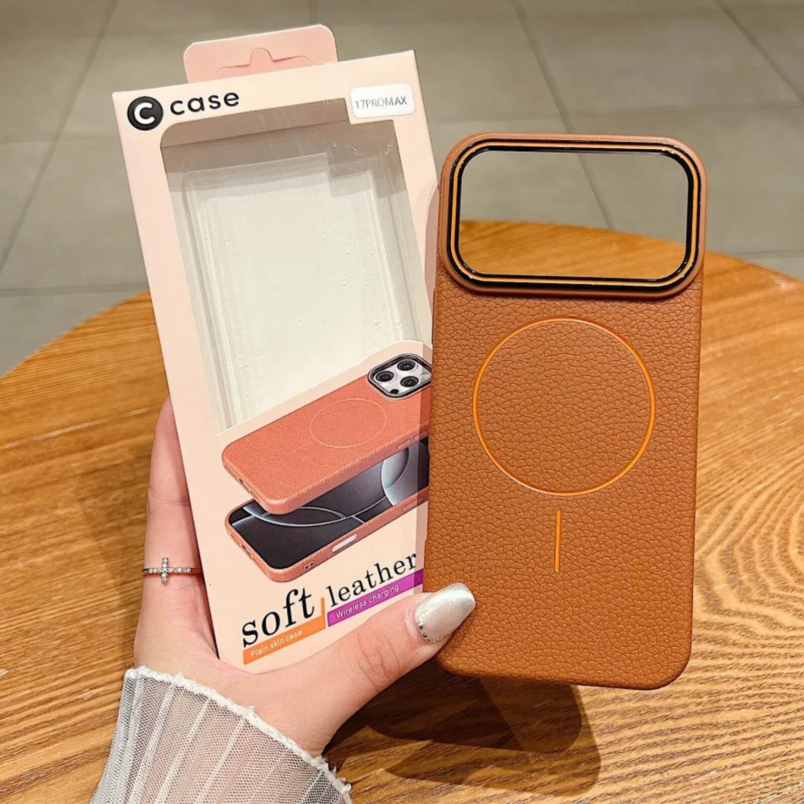 Husa iPhone 17 Pro Max, Silicon Texturat cu Protectie Interioara din Piele si MagSafe, Orange-Brown