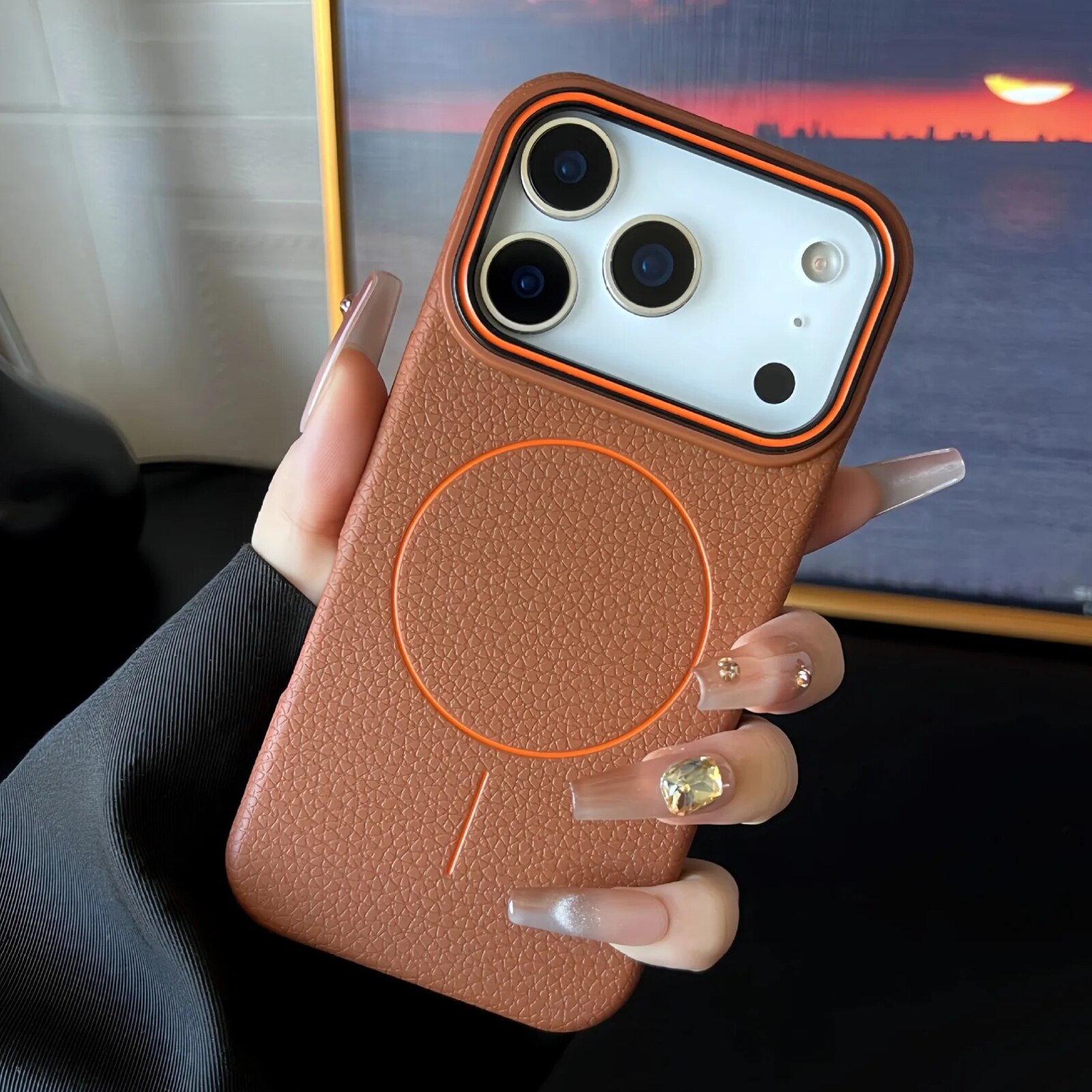 Husa iPhone 17 Pro Max, Silicon Texturat cu Protectie Interioara din Piele si MagSafe, Orange-Brown