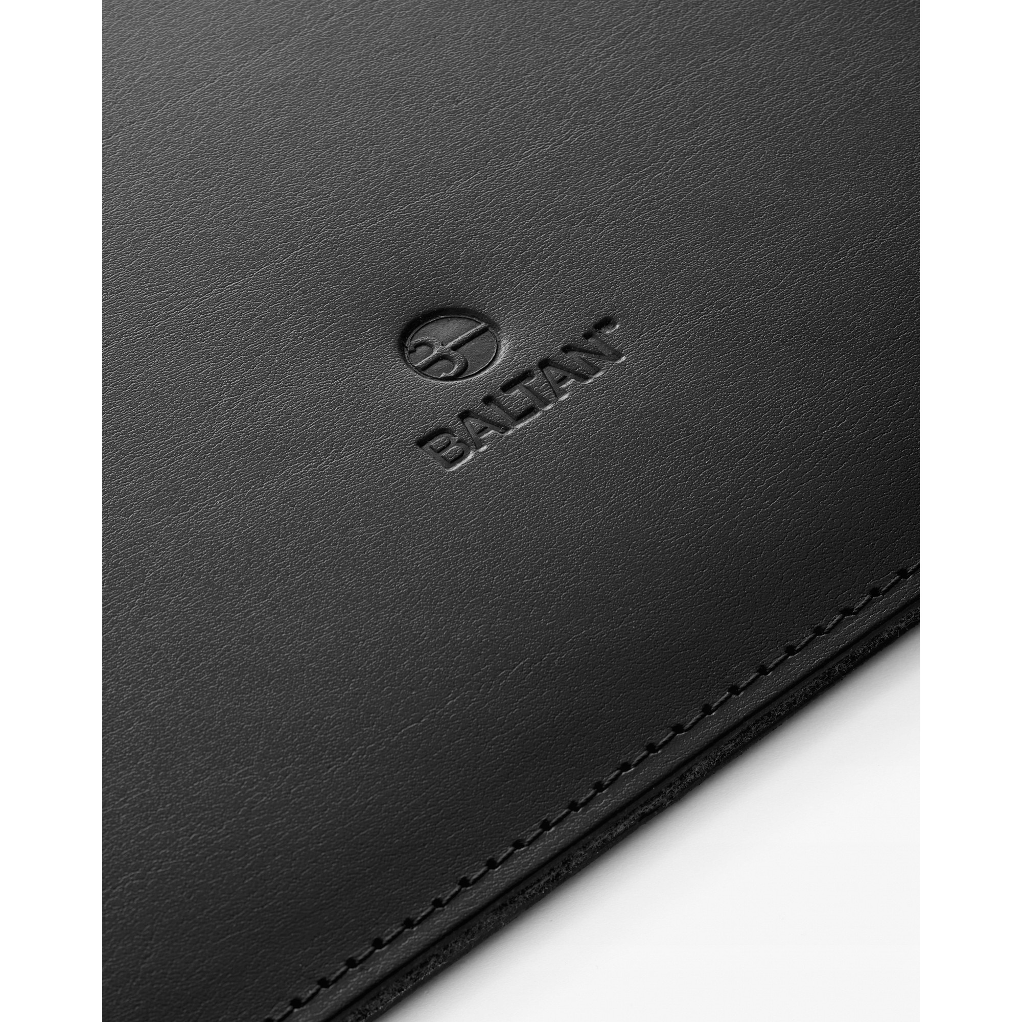 Husă piele naturală Baltan pentru iPad Gen.9 10.2", neagră, produs românesc