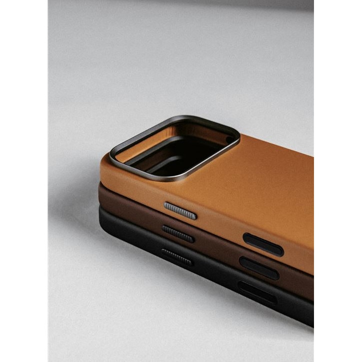Husa din piele Nomad Traditional Leather Case cu MagSafe compatibila cu iPhone 17 Pro Max, Maro
