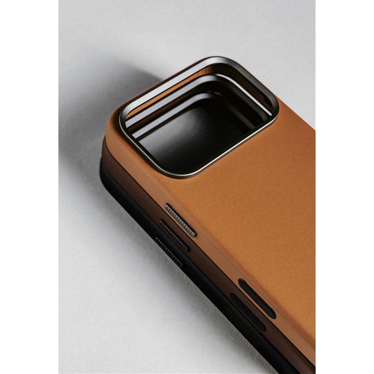Husa din piele Nomad Traditional Leather Case cu MagSafe compatibila cu iPhone 17 Pro Max, Maro