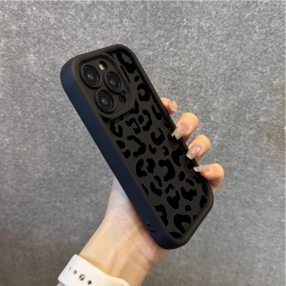 Husa pentru Telefon Compatibila cu Apple iPhone 11, G-Tech Glam Leopard Print, Protectie la Camera, Silicon, Margini Ridicate, Aspect Mat, Negru