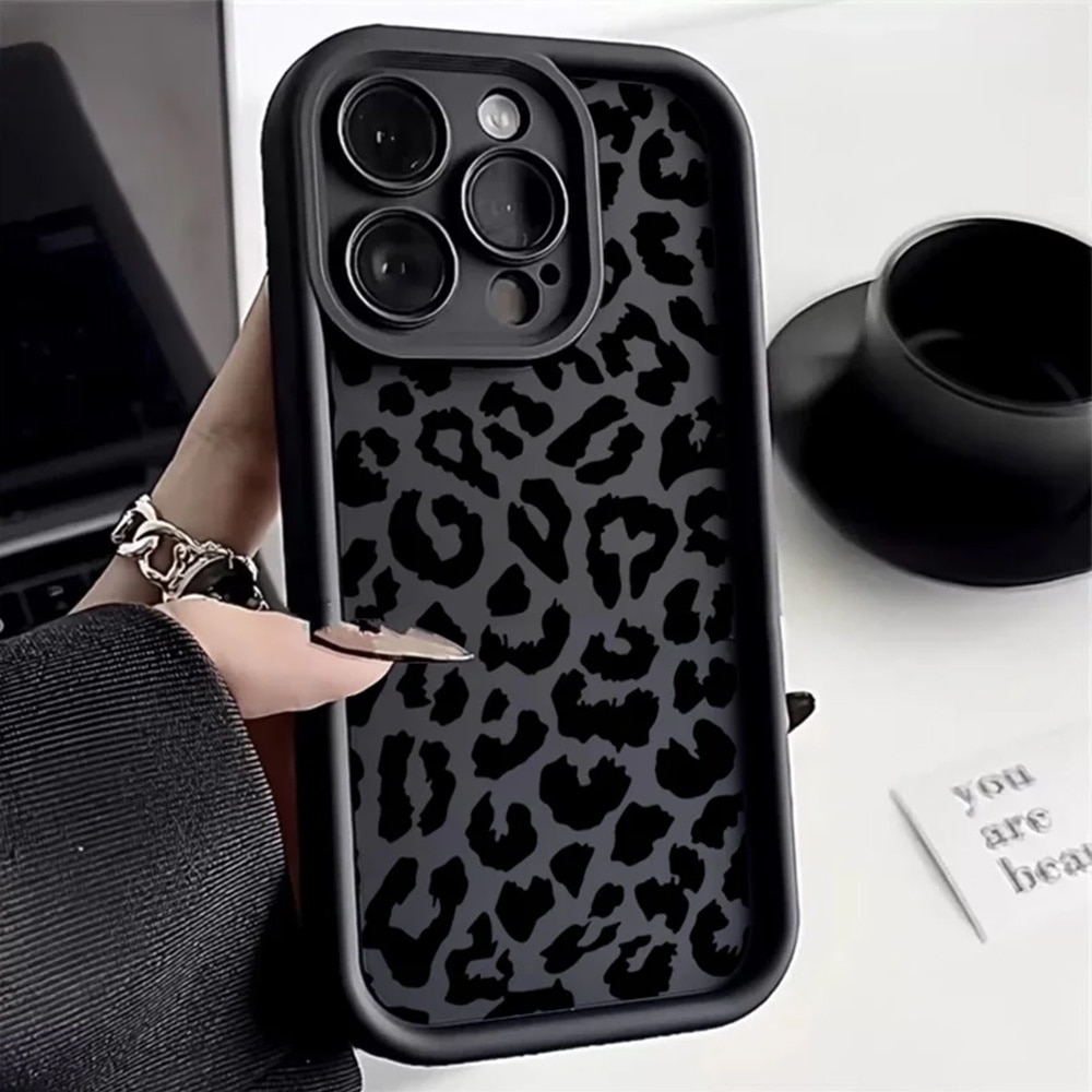 Husa pentru Telefon Compatibila cu Apple iPhone 11, G-Tech Glam Leopard Print, Protectie la Camera, Silicon, Margini Ridicate, Aspect Mat, Negru
