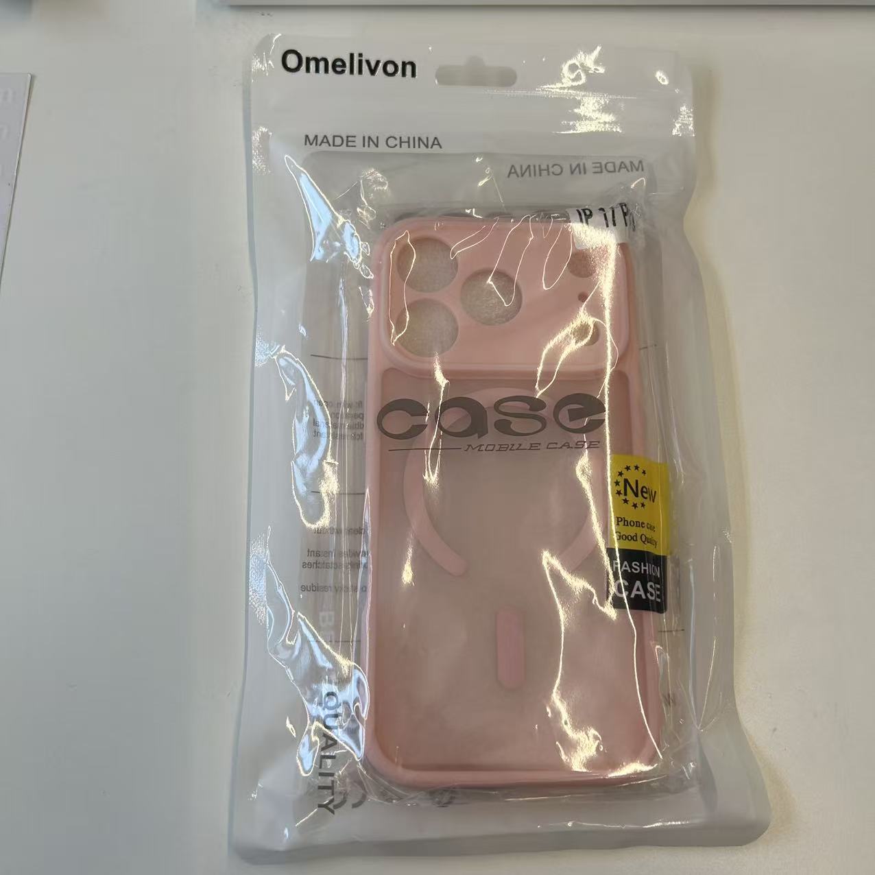 Husa de protectie pentru iPhone 17 Pro / iPhone 18 Pro, Omelivon, MagSafe, Protectie completa, Anti-Soc, Decupaje Precise, Incarcare Wireless, Roz deschis