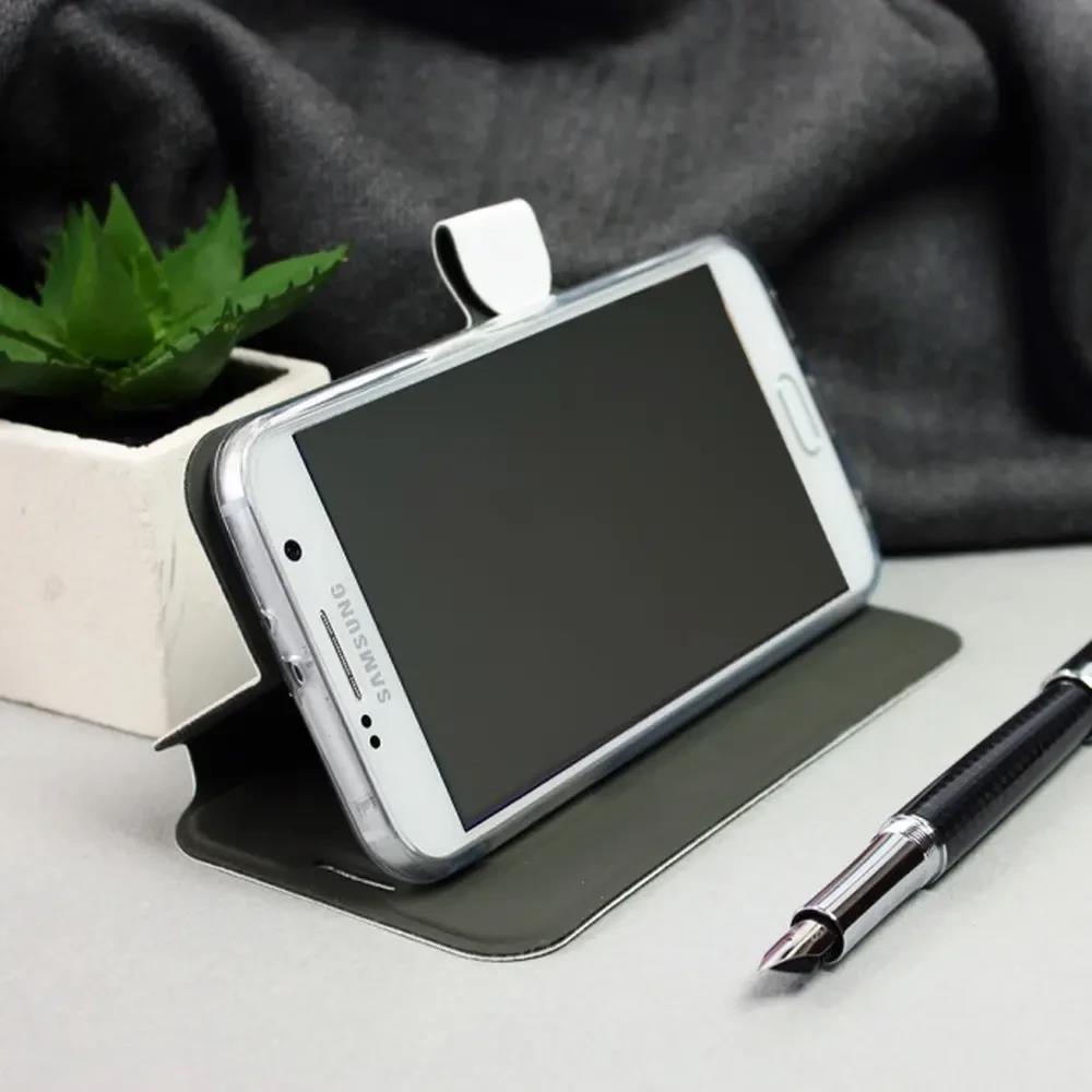 Husa flip din piele naturala pentru Apple iPhone 17 Pro, maro, cu suport si inchidere magnetica, fabricata in Cehia