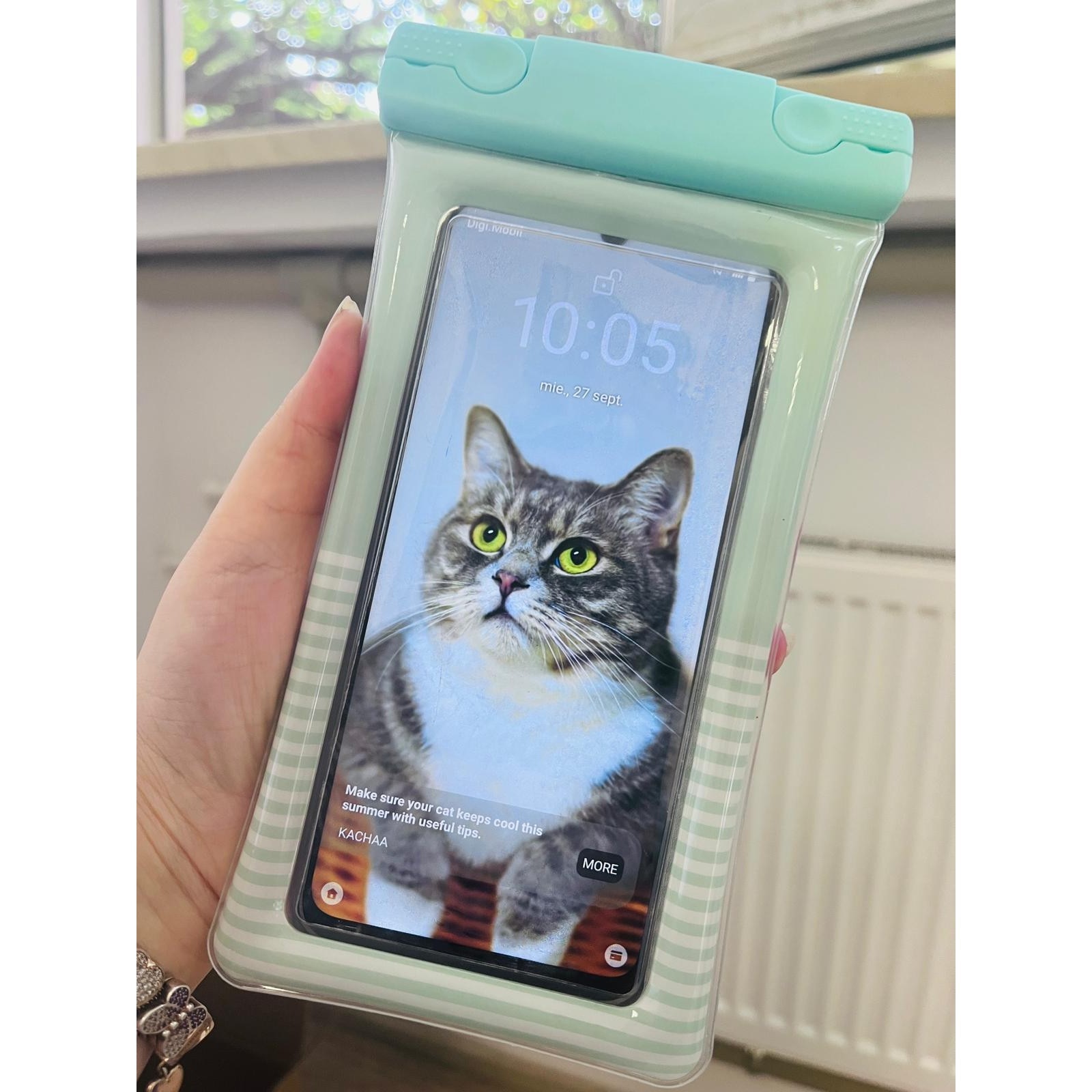 Husa subacvatica Cushion Waterproof, Snowproof, Universala, Dungata, cu Snur, pentru telefon sau do