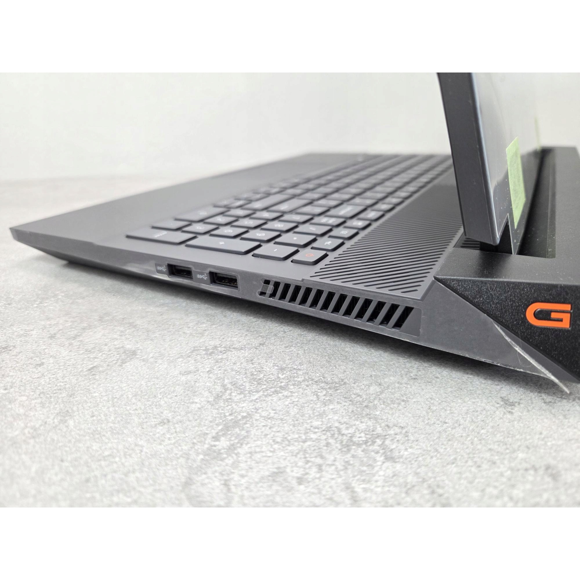 Laptop Dell G15 5535 (18971793817) Ryzen 5, 16GB DDR5, 512GB SSD, NVIDIA GeForce RTX 3050 6GB, ecran 15,6" FHD 120 Hz, Windows 11 Home, negru
