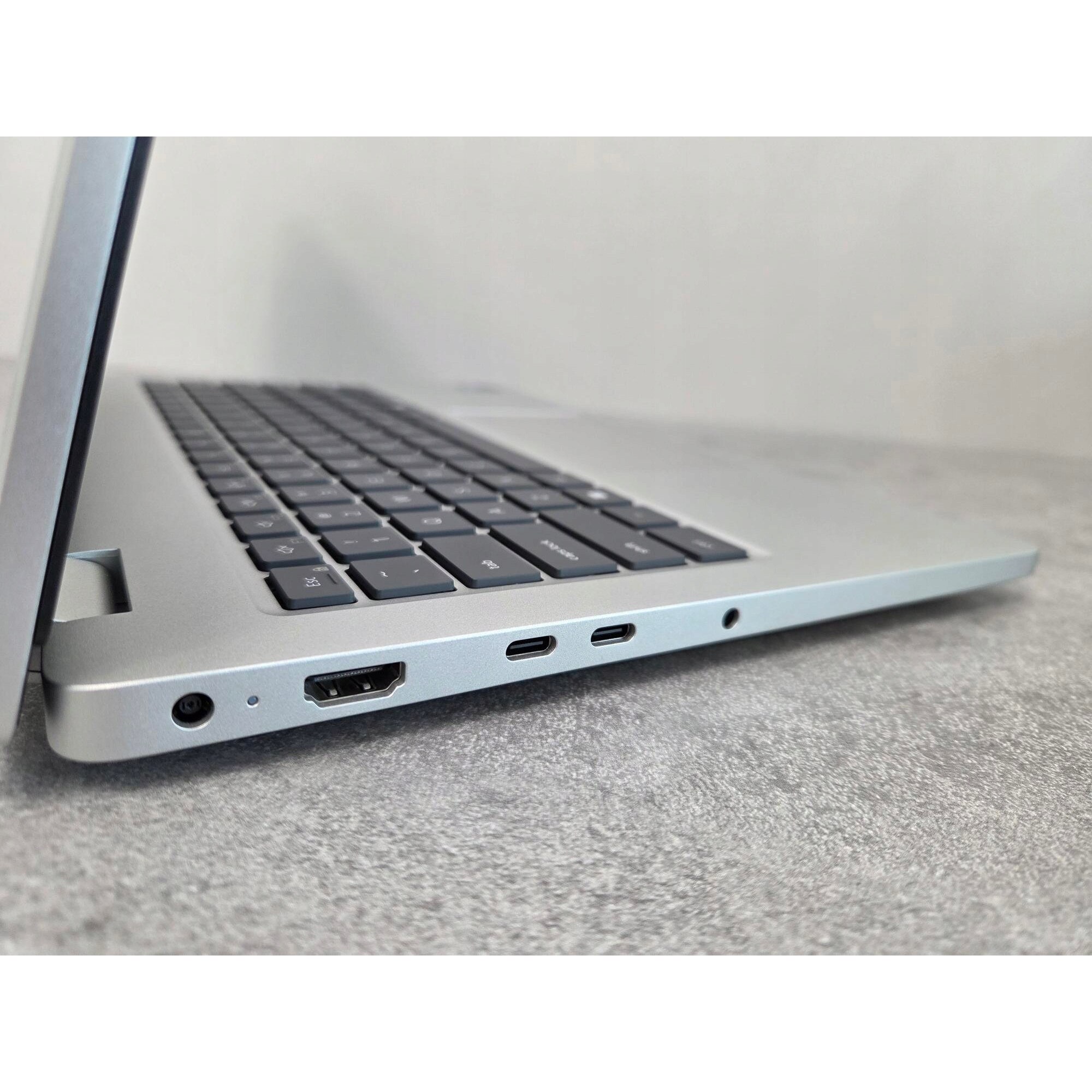 Laptop Dell Pro 14 PC14250 Ultra 7-265U, Intel Core Ultra 7 265U, 16GB DDR5 5600, 512GB SSD NVMe, ecran tactil 14" FHD+ (1920x1200) IPS 300 niti, Thunderbolt 4, Windows 11 Pro, argintiu