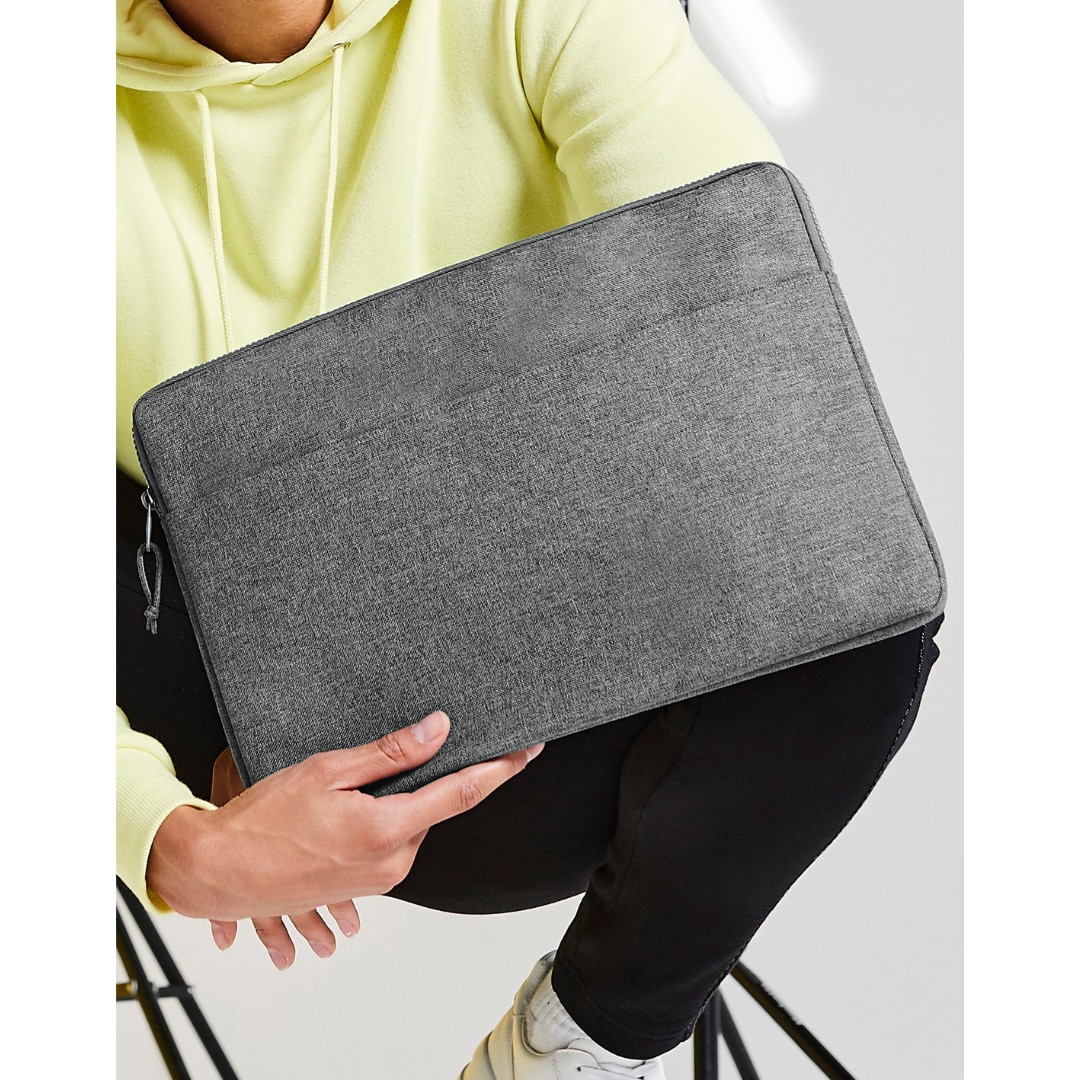 Husa de transport Essential Tech Protect compatibila laptop Apple MacBook Air, MacBook Pro Touch Bar din poliester 600D, 15" Inch, 39 x 27,5 x 2 cm, gri