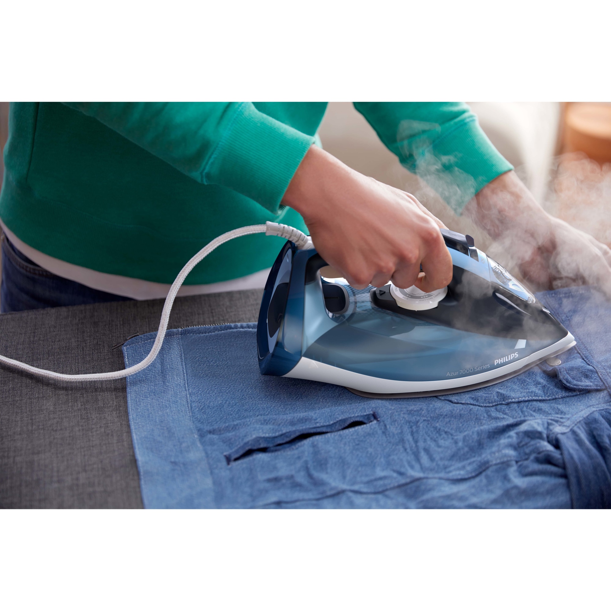Fier de calcat Philips Azur DST7020/20, 2800W, debit de abur continuu de 50g/min si jet de abur de 250 g, talpa SteamGlide Plus, rezervor de 300ml si sistem de curatare automata cu rezervor integrat pentru calcar, albastru