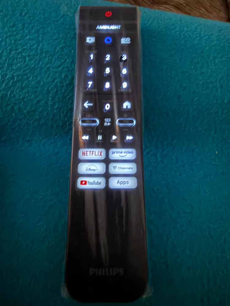 Televizor Philips AMBILIGHT tv QLED 55PUS9010, 139 cm, Smart TV, 4K Ultra HD, 100 Hz, Clasa F (Model 2025)