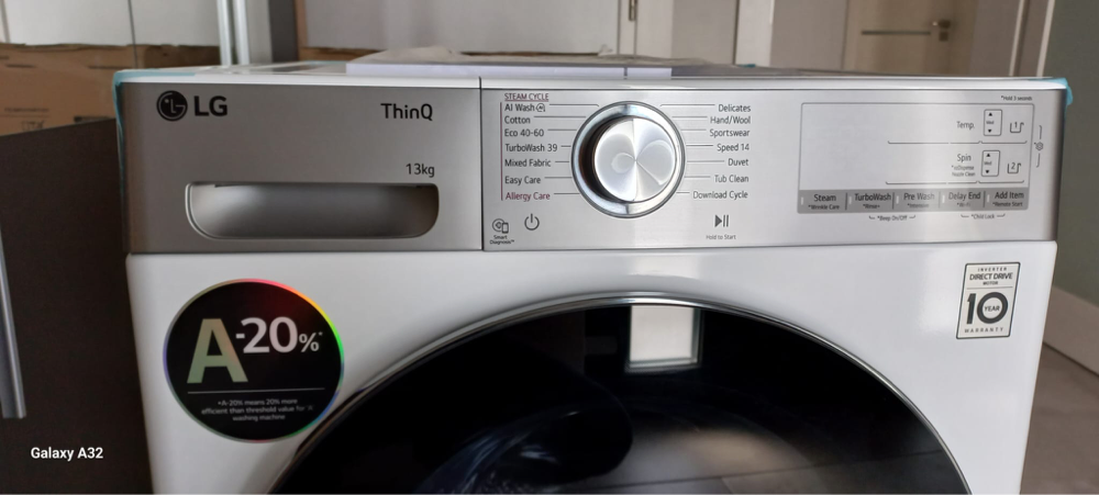 Masina de spalat rufe LG F4WR913P3WA, 13 kg, 1400 rpm, Clasa A, Motor AI Direct Drive , Wi-Fi, Turbowash, ezDsipense, Alb
