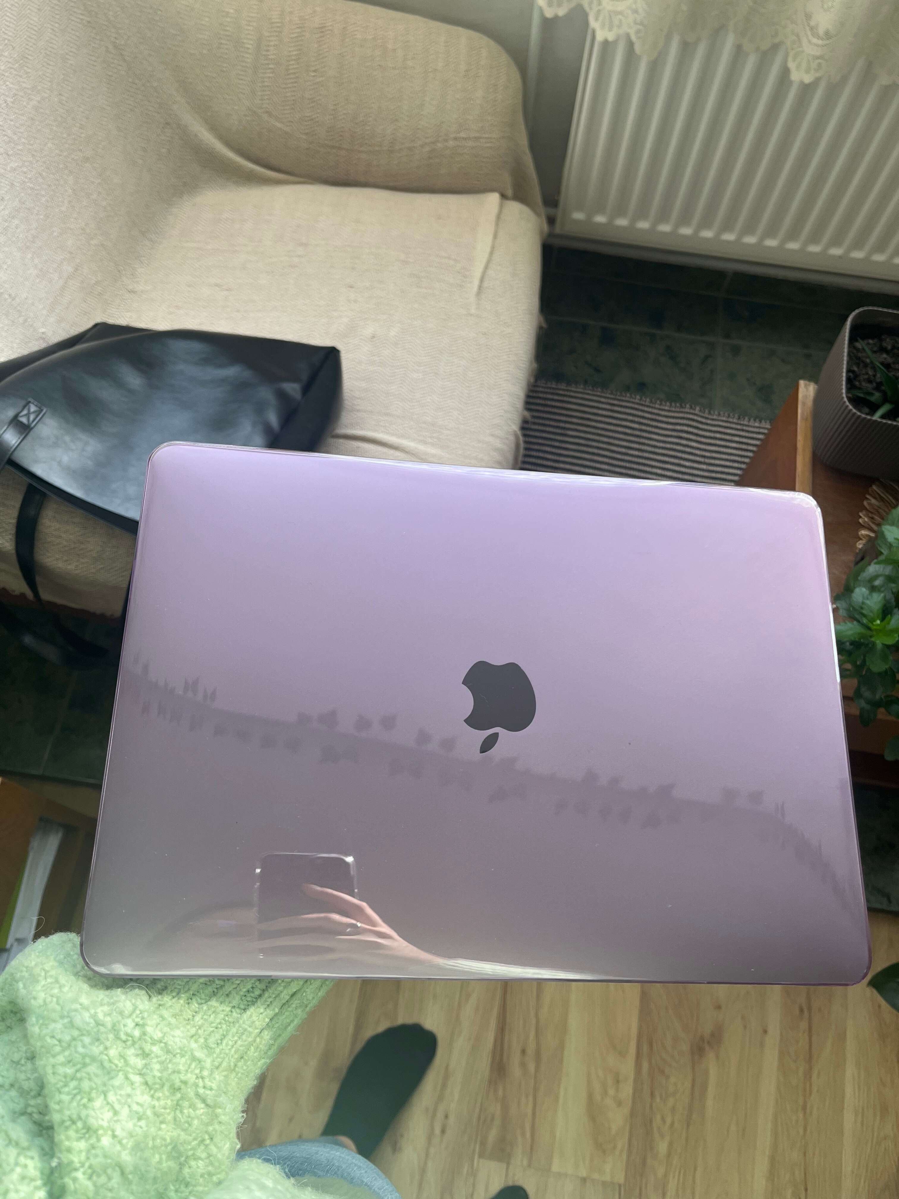 Carcasa de protectie, Compatibila cu Macbook Air 13 inch Touchbar, Ultra-Slim, Lucioasa, Mov