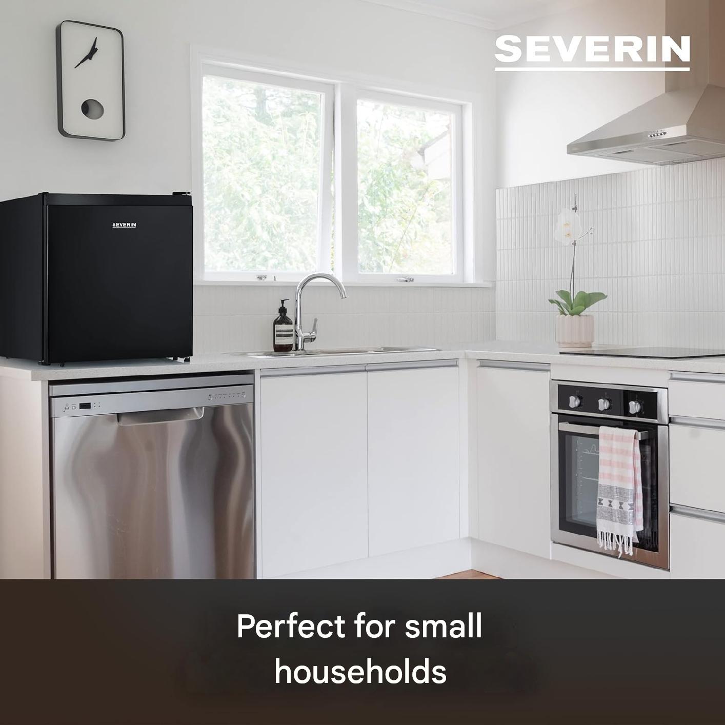Mini frigider Severin, S8879, H 46.8 cm, capacitate 45 litri, compact si silentios, 1 raft detasabil, consum redus, usa reversibila, picioare ajustabile, compartiment pentru congelare de 5 litri, ideal pentru bucatarie/rulota/hotel, negru