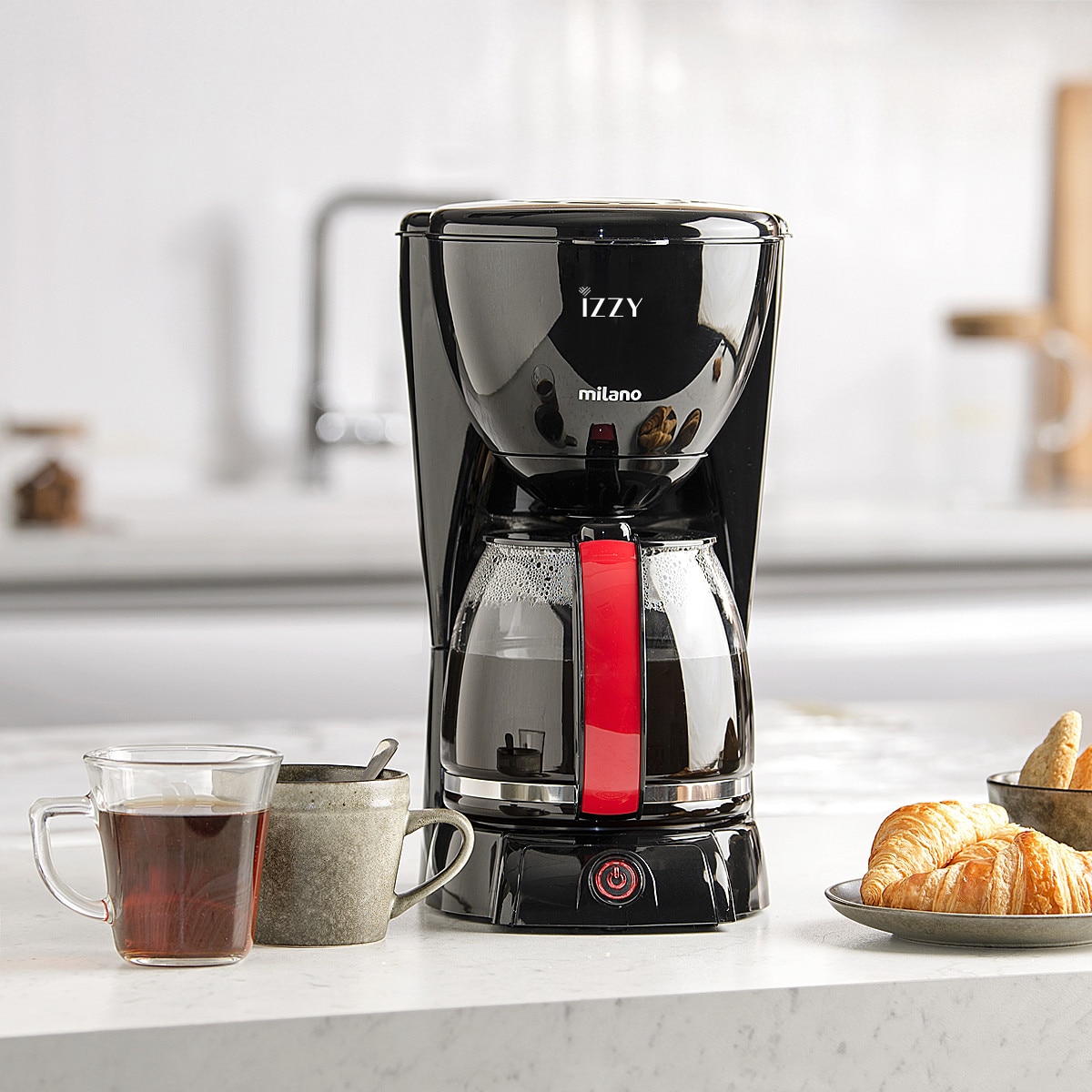 Filtru de cafea Milano, Izzy, tehnologie aroma control, 1.5 L, 1000 W, negru/rosu