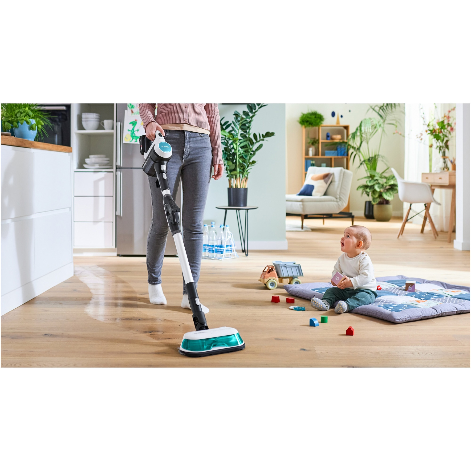 Aspirator vertical Bosch Unlimited 7 ProHygienic Aqua BCS71HYG1, baterie 3 Ah, 3 trepte de putere; Perie AllFloor DynamicPower cu LED-uri, 2in1 DynamicAqua Mop, rezervor apa pentru stergere pana la 50m2, Alb