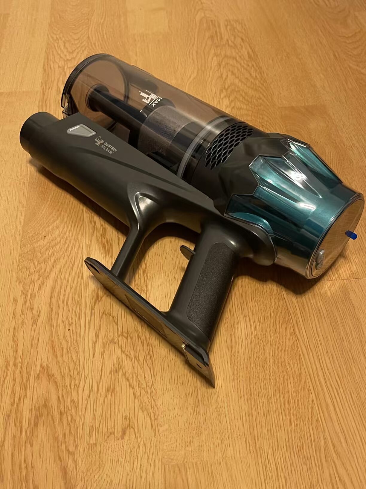Aspirator vertical Vactidy V15 MAX, alimentare pe baterii, capacitate colectare 1.5 L