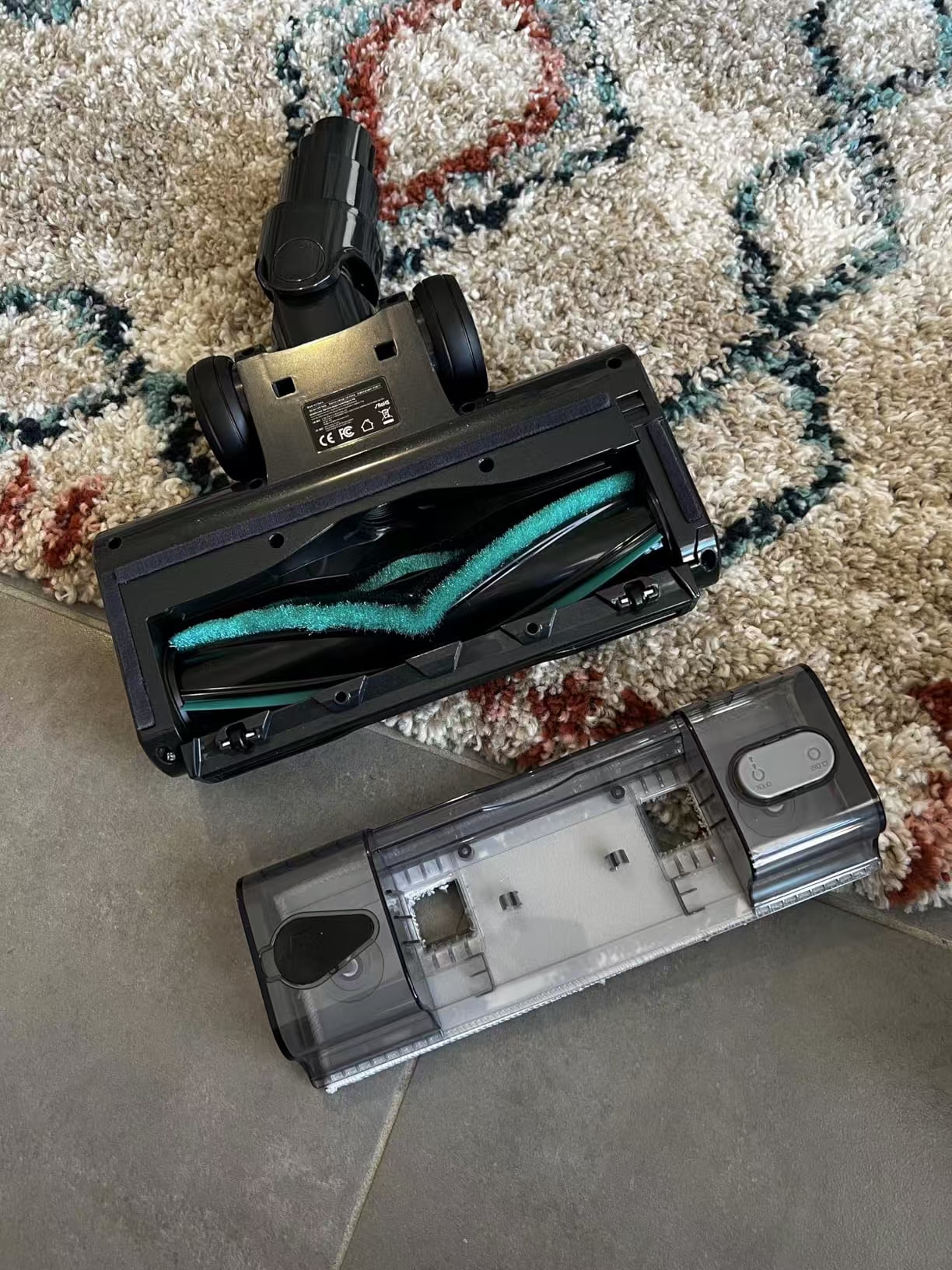 Aspirator vertical Vactidy V15 MAX, alimentare pe baterii, capacitate colectare 1.5 L
