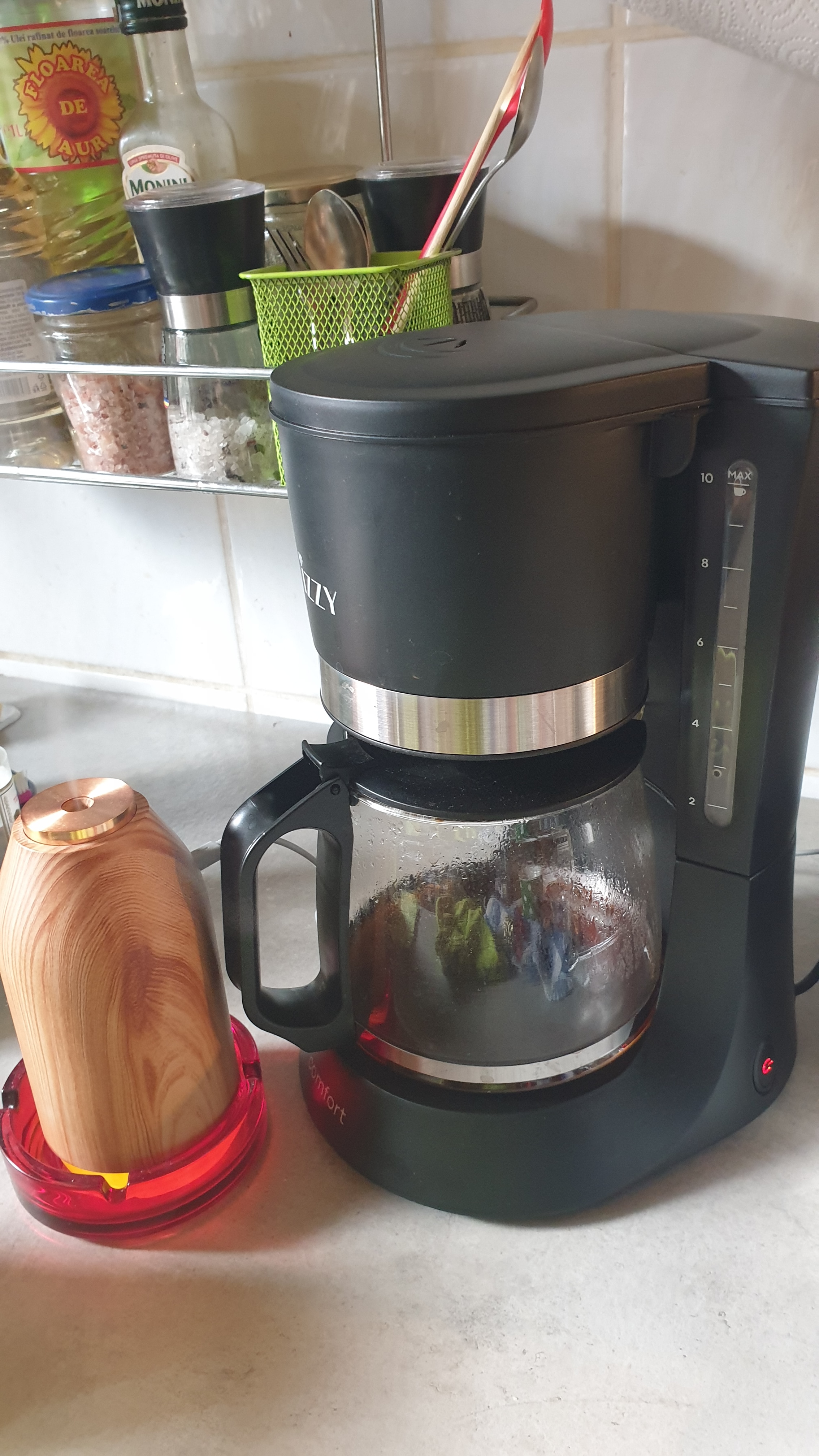 Filtru de cafea Wooden, Izzy, tehnologie aroma control, 1.5 L, 950 W, negru/lemn