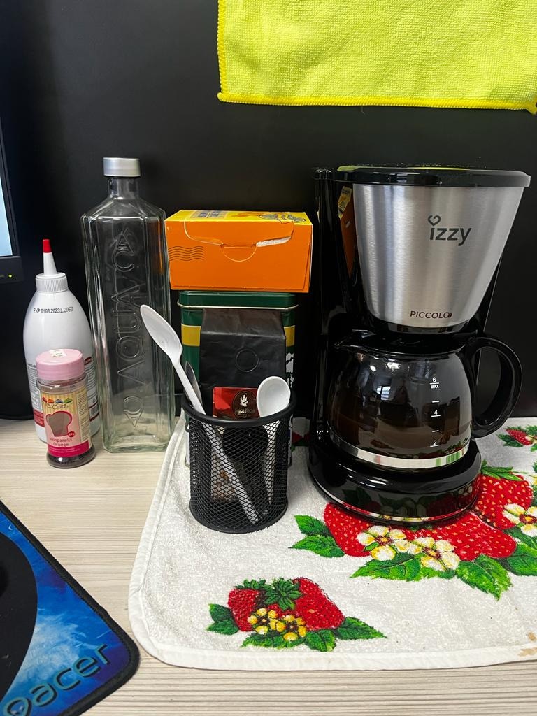 Filtru de cafea Wooden, Izzy, tehnologie aroma control, 1.5 L, 950 W, negru/lemn