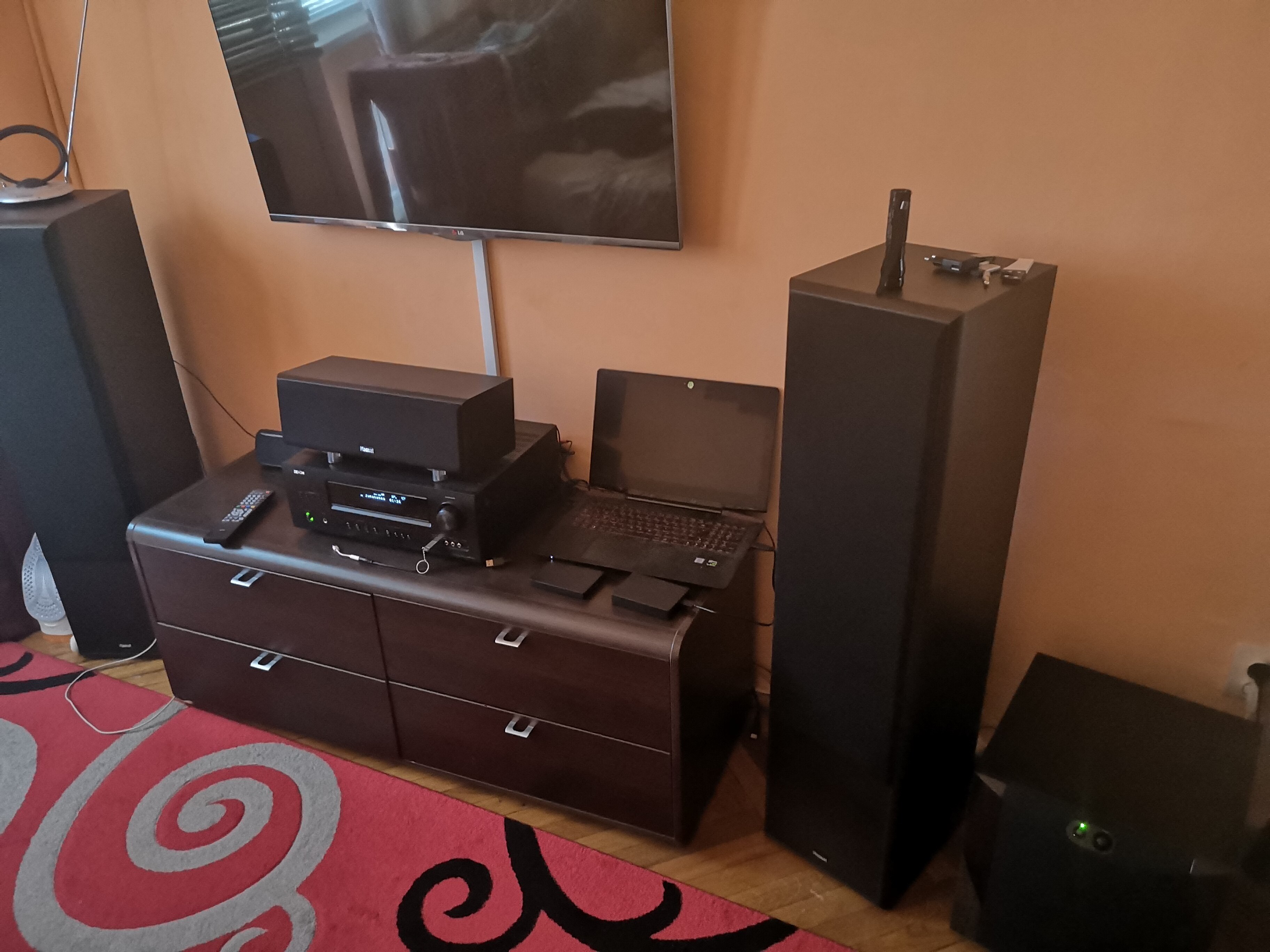 Subwoofer Activ Yamaha NS-SW300, 250W RMS, Negru Lucios