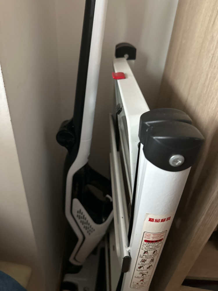 Aspirator vertical Beko VRT61818VW, 18 V, Li-Ion, 0.5 L, autonomie 60 min, filtru Hepa, Alb