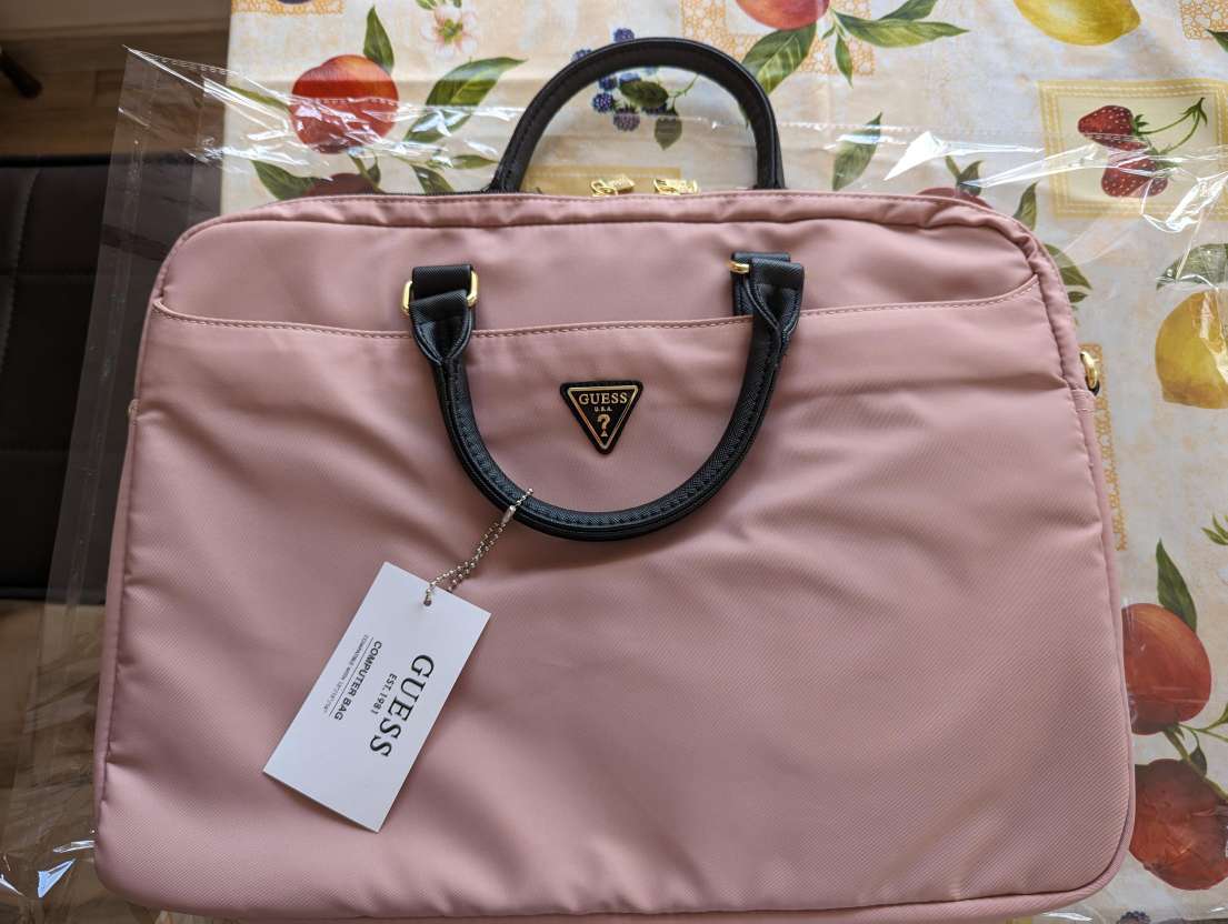 Geanta Guess Nylon Triangle Logo compatibila cu laptop 16 inch Pink