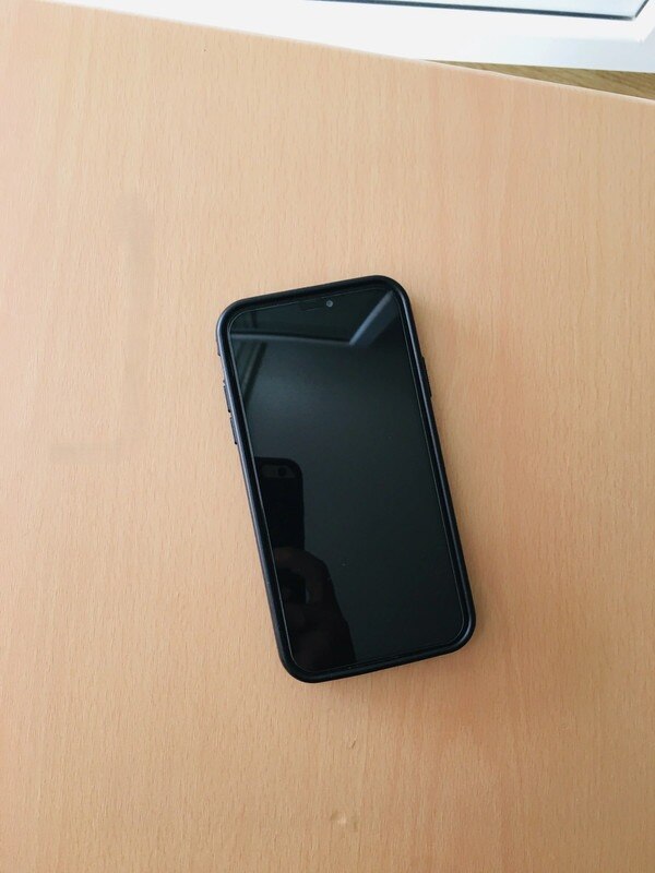 Folie sticla securizata cu sistem de montare usor si rapid Flippy pentru Apple iPhone 11 / XR, Transparent cu margini negre