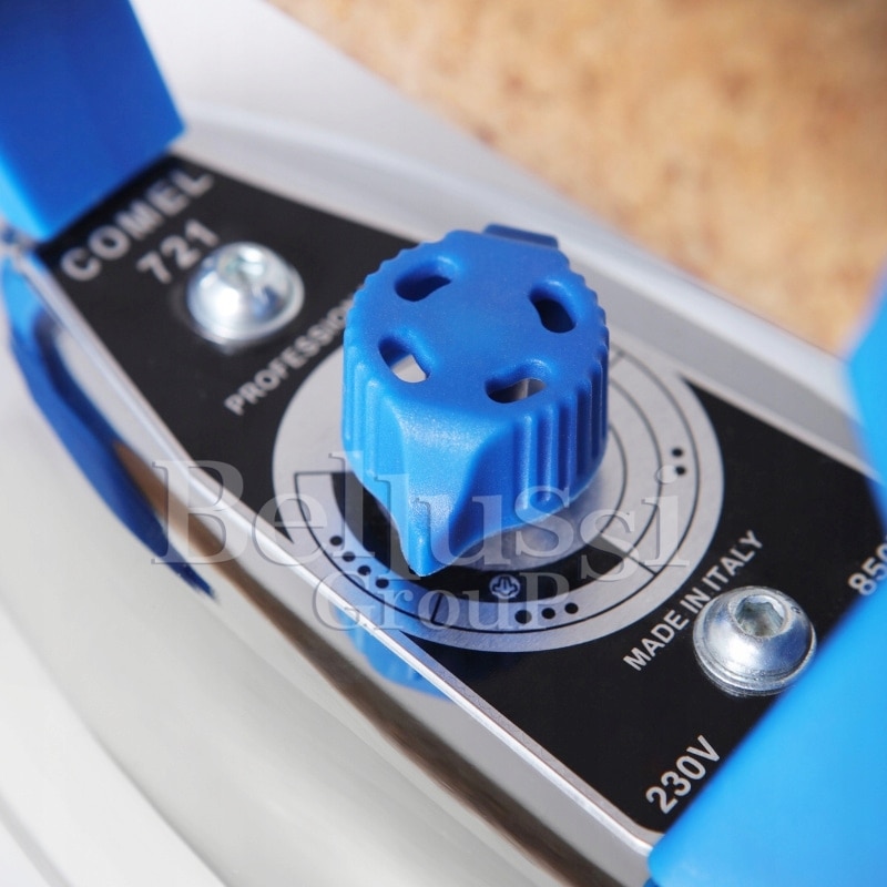 Generator de abur Comel Snail 3 cu fier de calcat electric cu aburi Comel 721 PAB