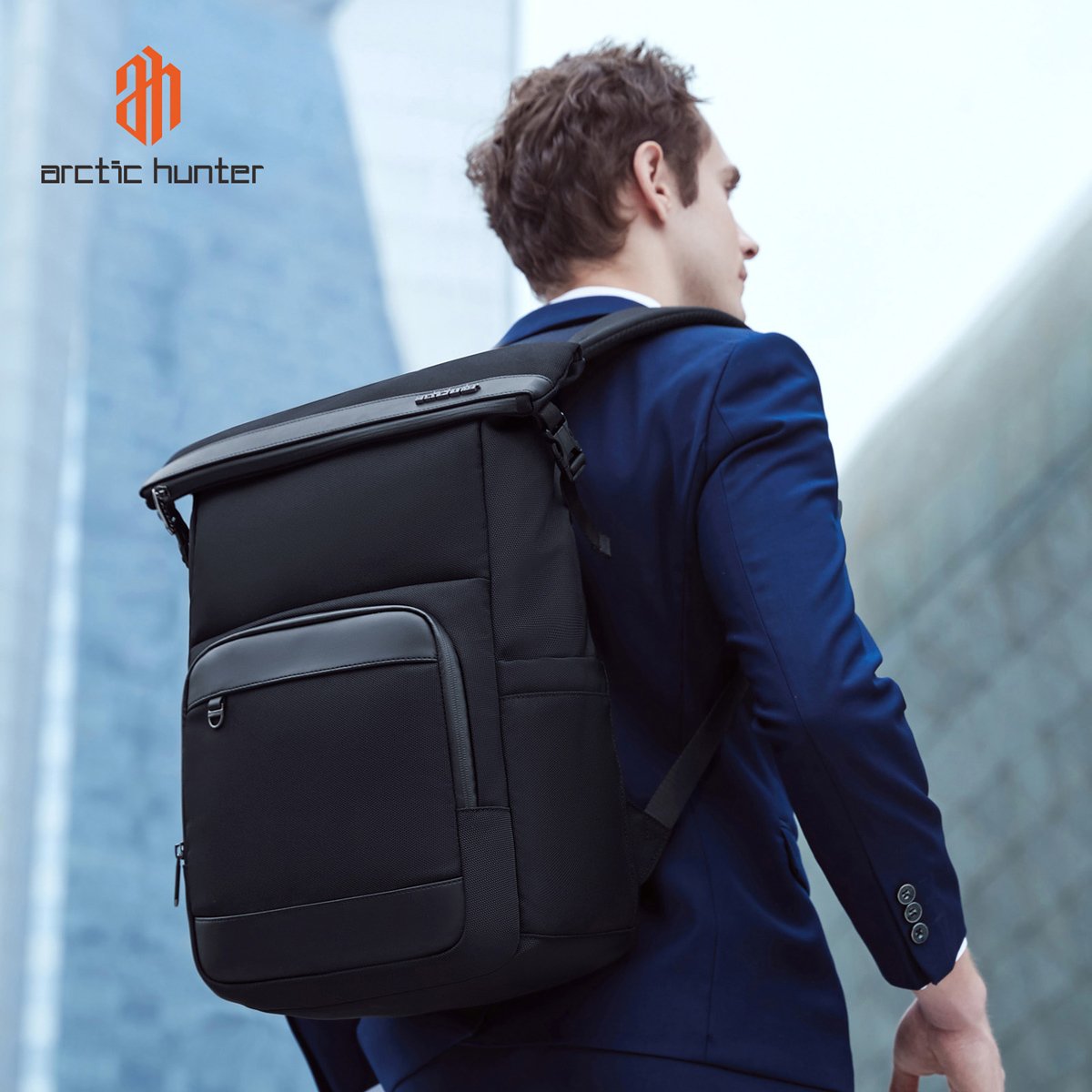 Geanta laptop ARCTIC HUNTER B00684, 15.6", 18.5L, culoare maruie