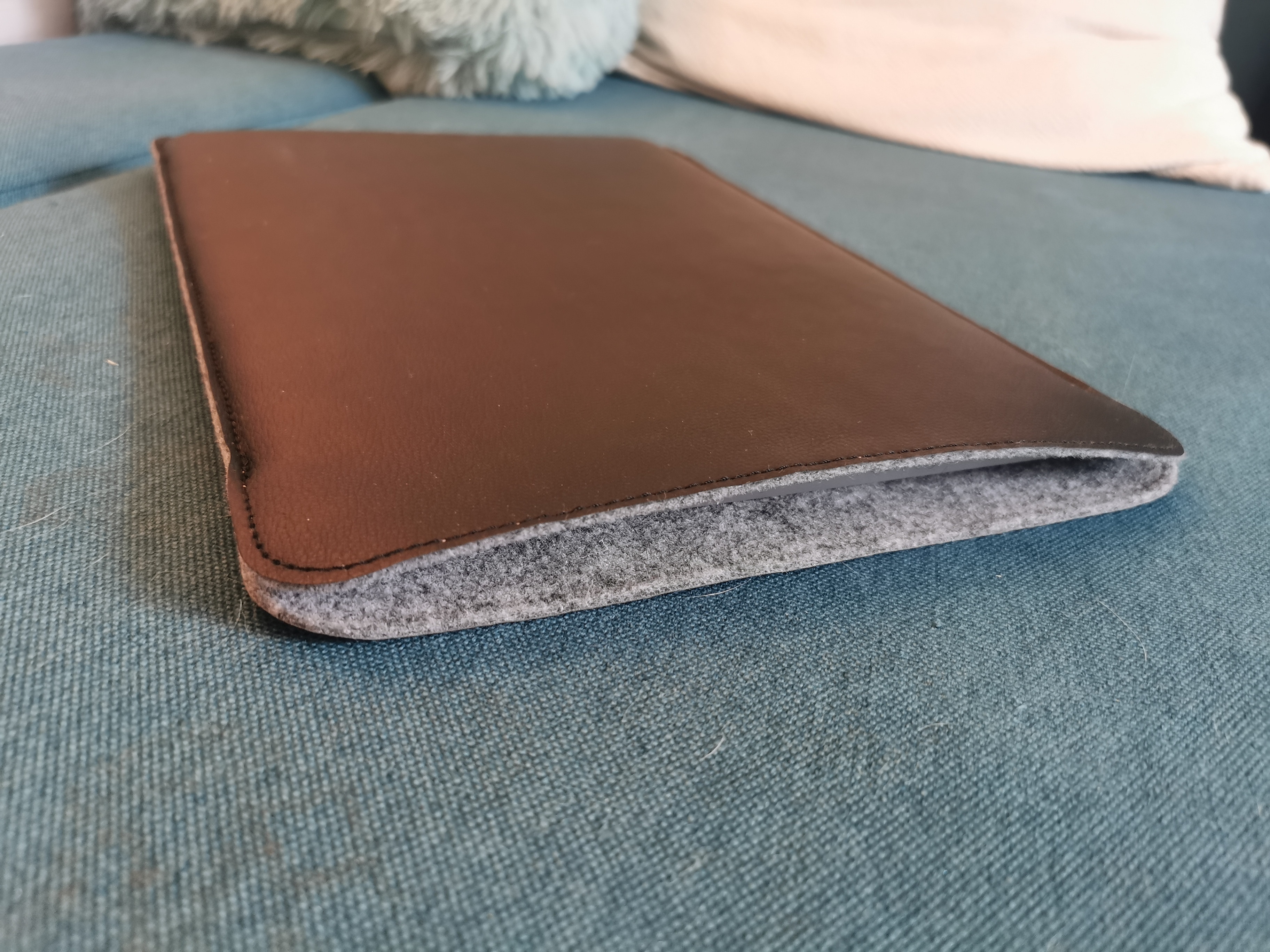 Husa laptop pentru MacBook PRO 13 inch, UNIKA, bej/verde