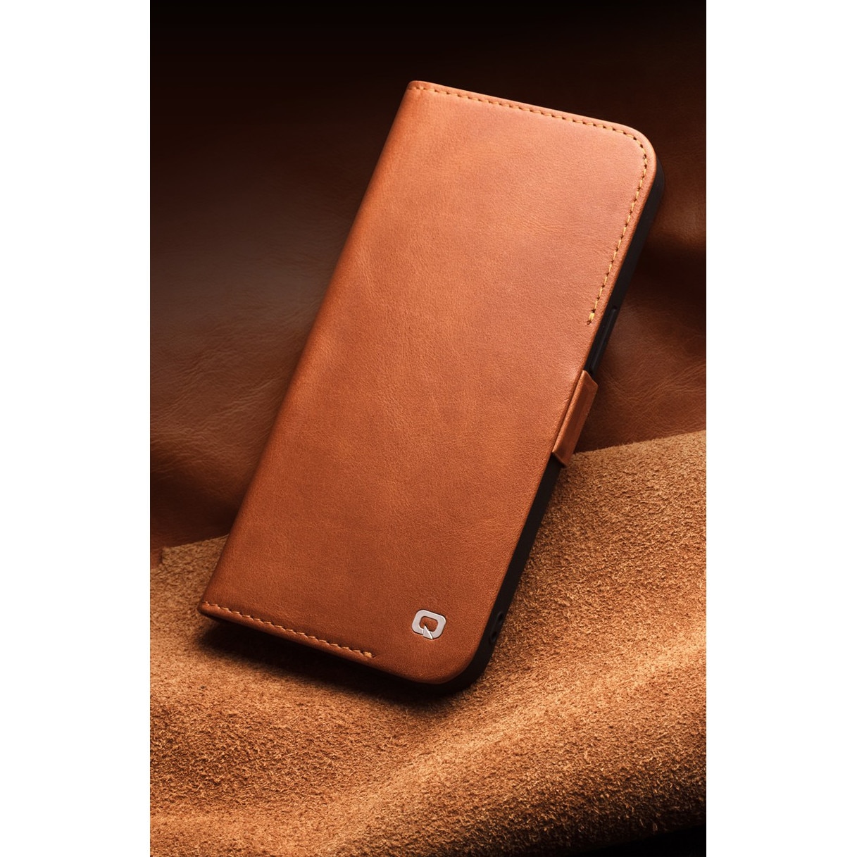 Husa slim pentru iPhone 14 Pro, Qialino, din piele naturala, inchidere magnetica, stand, cu buzunar interior, protectie 360, culoare Maro tabac