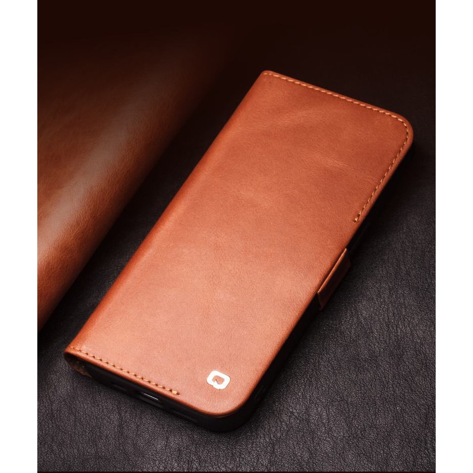Husa slim pentru iPhone 14 Pro, Qialino, din piele naturala, inchidere magnetica, stand, cu buzunar interior, protectie 360, culoare Maro tabac