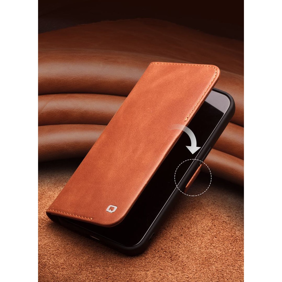 Husa slim pentru iPhone 14 Pro, Qialino, din piele naturala, inchidere magnetica, stand, cu buzunar interior, protectie 360, culoare Maro tabac
