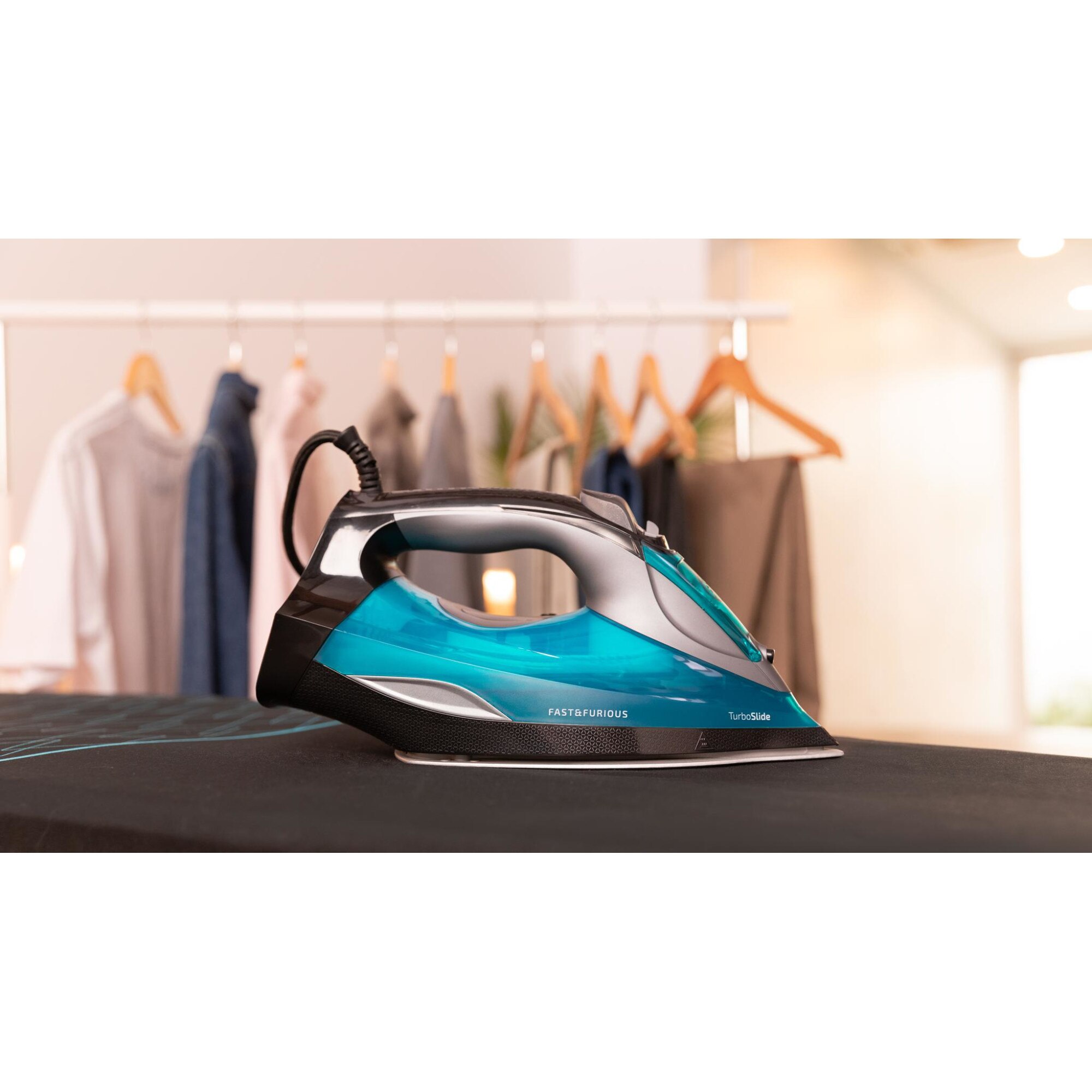 Fier de calcat Cecotec Fast&Furious 05522, 2600 W, Jet de abur 210g/min, Oprire automata de siguranta, Negru/Turcoaz