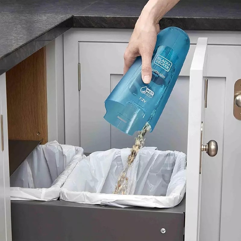 Aspirator de mana "DUSTBUSTER" umed-uscat, cu acumulator Li-Ion, 7.2 V, 1.5 Ah, WDC215WA-QW