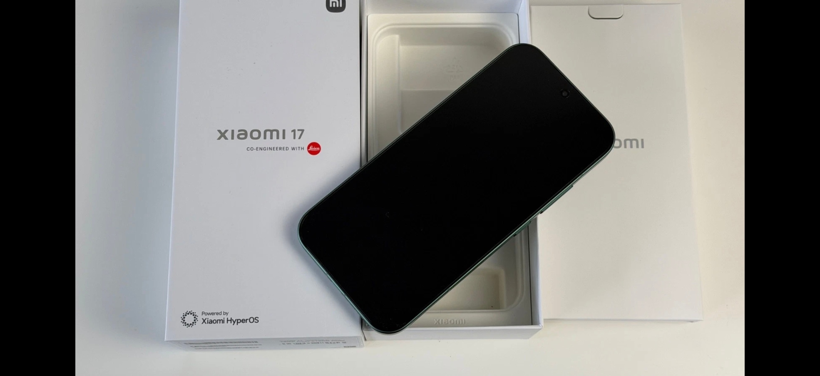 Telefon mobil Xiaomi 17, 5G, 12GB RAM, 512GB ROM, Verde + Woven Strap Ring Stand