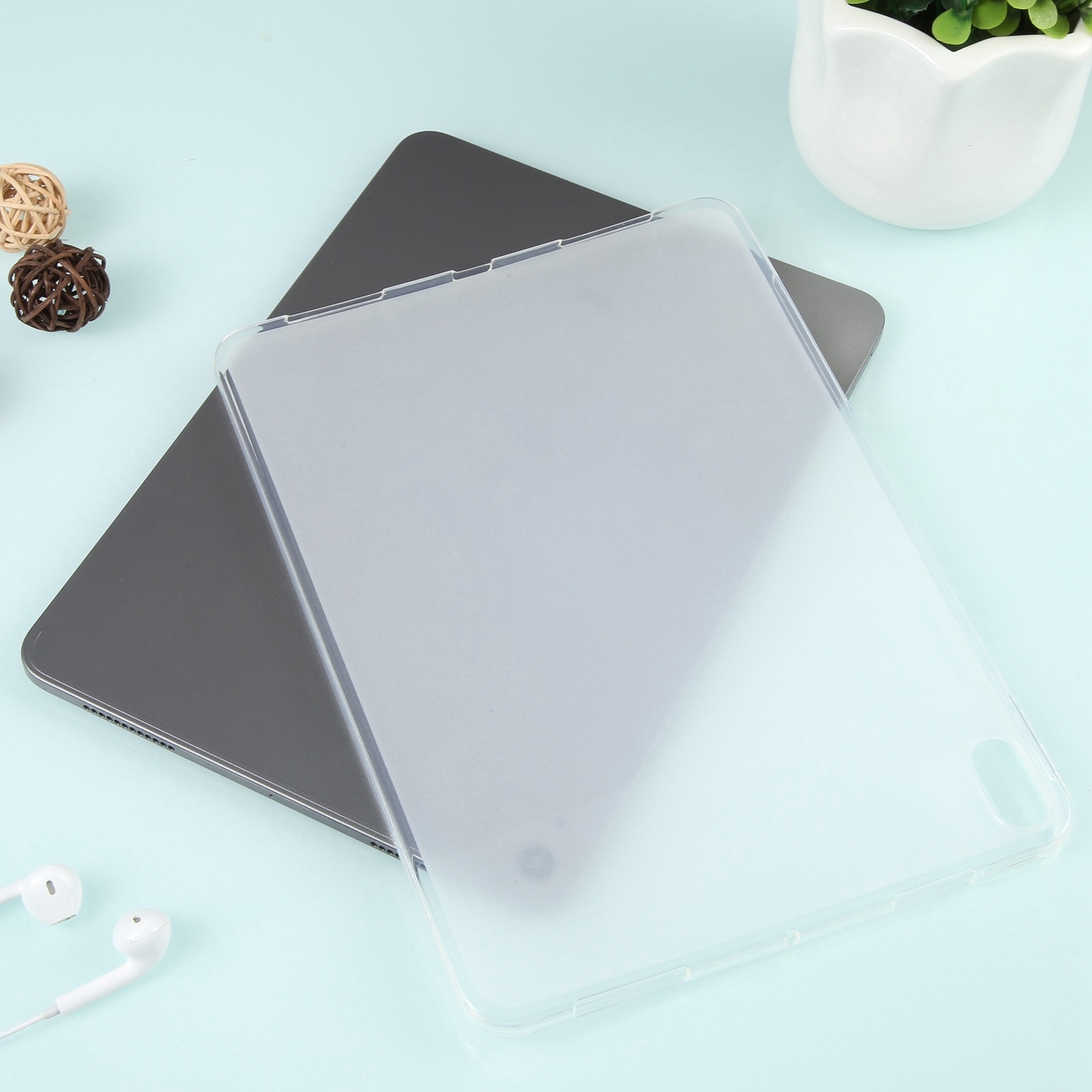 Husa tableta pentru Lenovo Tab M10 HD 2nd Gen / TB-X306FC, material TPU, design transparent mat, margini anti-soc, protectie anti-zgarieturi, albastru inchis