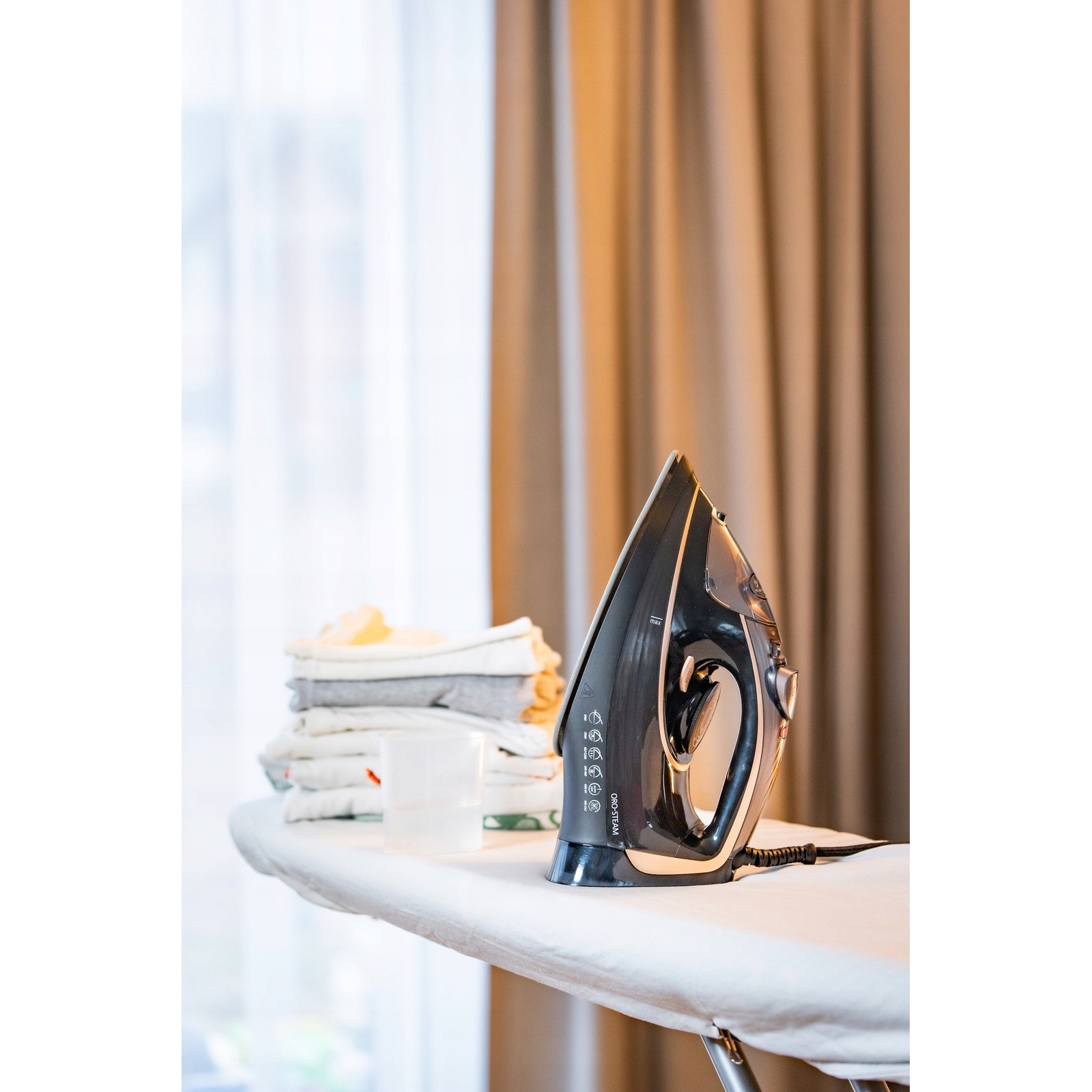 Fier de calcat cu generator de abur ORO-STEAM, 3200W, 45g/min, 350ml